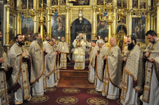 Liturghie arhierească de ziua Sfinţilor Trei Ierarhi, la Catedrala Mitropolitană din Iaşi