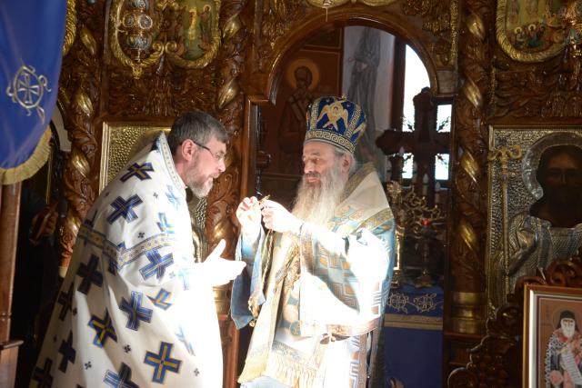 Noul protoiereu de Târgu Neamț, hirotesit de IPS Părinte Mitropolit Teofan