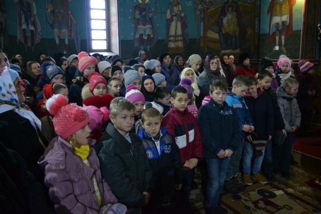 Liturghie și vizită arhierească la Todirești