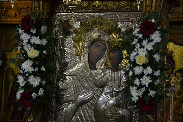 Liturghie și vizită arhierească la Todirești