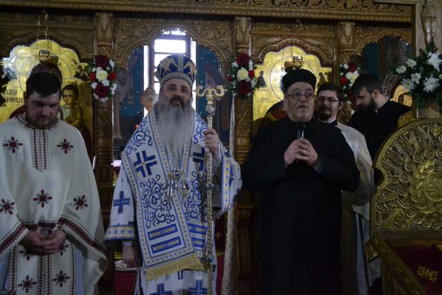 Liturghie și vizită arhierească la Todirești