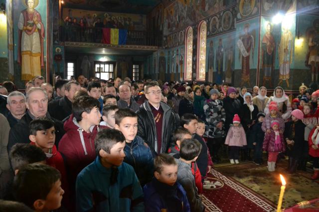 Liturghie și vizită arhierească la Todirești