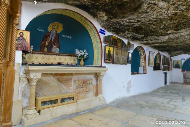 Peştera magilor de la Mănăstirea Sfântului Teodosie