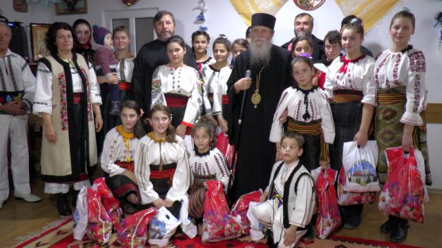 Spectacol de obiceiuri populare la Dolhasca