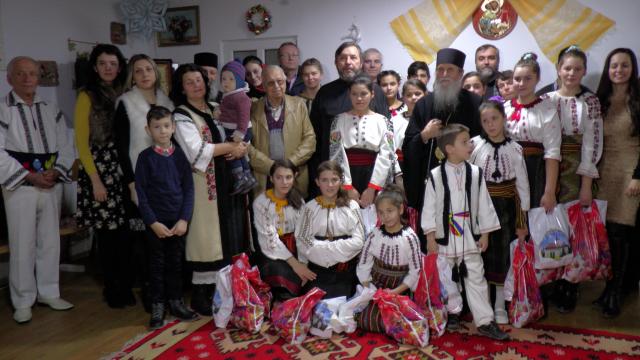 Spectacol de obiceiuri populare la Dolhasca