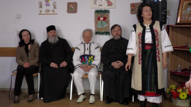 Spectacol de obiceiuri populare la Dolhasca
