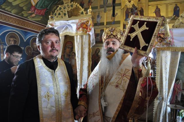 Mitropolitul Moldovei, la Brătuleni: „Dacă Îl iubești pe Dumnezeu, înseamnă că ai putere să-i iubești și pe cei din jurul tău”
