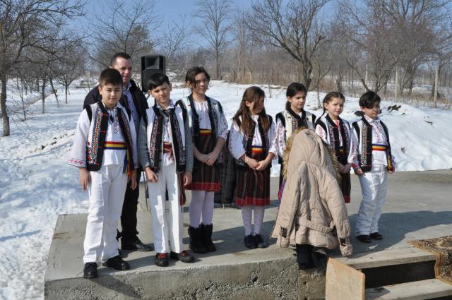Mitropolitul Moldovei, la Brătuleni: „Dacă Îl iubești pe Dumnezeu, înseamnă că ai putere să-i iubești și pe cei din jurul tău”