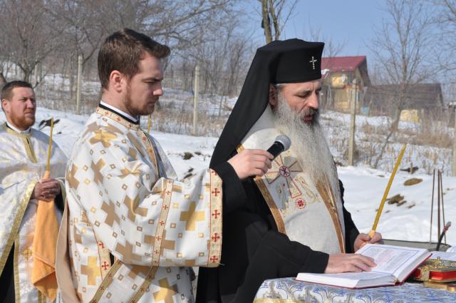Mitropolitul Moldovei, la Brătuleni: „Dacă Îl iubești pe Dumnezeu, înseamnă că ai putere să-i iubești și pe cei din jurul tău”