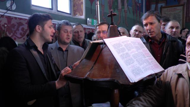 Credincioşii din Leucuşeşti s-au rugat împreună cu arhipăstorul lor