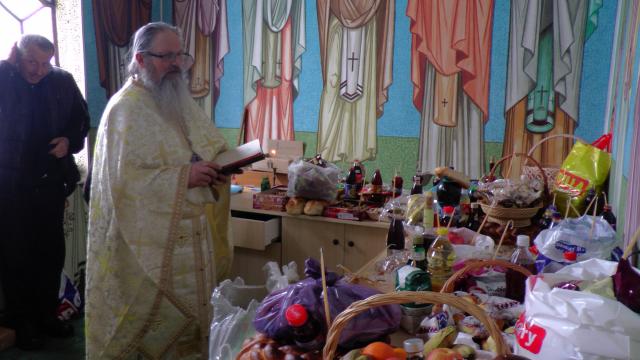 Liturghii arhiereşti în parohiile Gheorghiţeni şi Slătioara