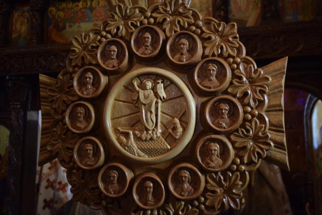 Liturghie arhierească la schitul cu trei viețuitori
