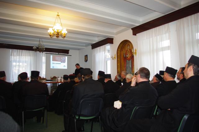 Prima şedinţă prezidată de noul protoiereu de Târgu Neamţ