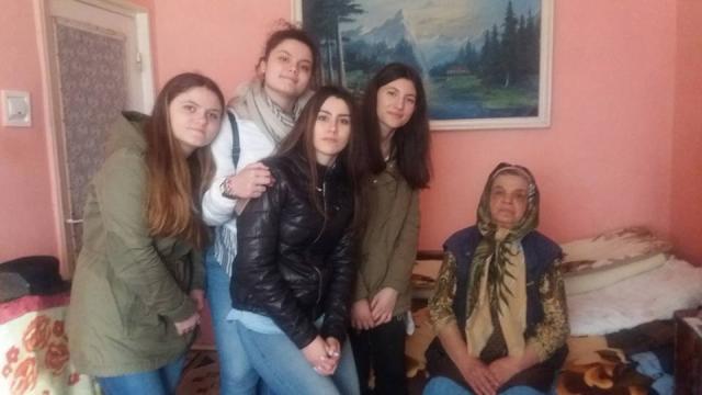 Din inimă pentru bunicii noştri