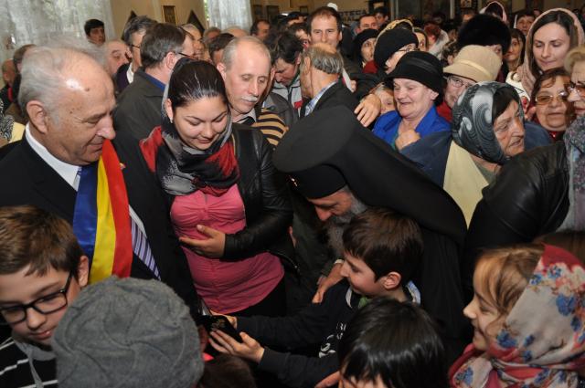 Prima slujire arhierească în Parohia Bicaz 2