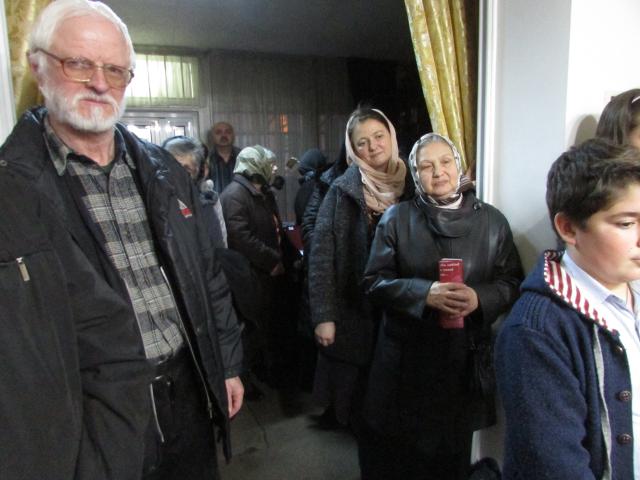 Lansare de carte la Parohia „Acoperământul Maicii Domnului” - Precista 3 din Piatra Neamţ : „Am întâlnit o icoană vie...”
