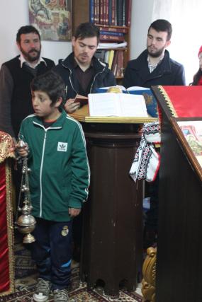 Activitate caritabilă în satul Curagău, demarată de membrii Colegiului „Sfântul Nicolae“ (GALERIE FOTO)