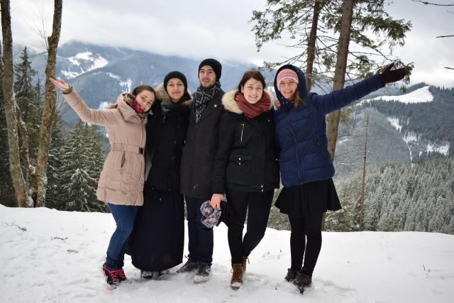 Echipa emisiunii „Tineri către tineri“, în excursie pe Rarău