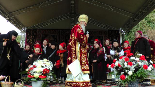 IPS Arhiepiscop Pimen, la hramul Mănăstirii Moldovița: „Ascultarea aduce linişte sufletească“
