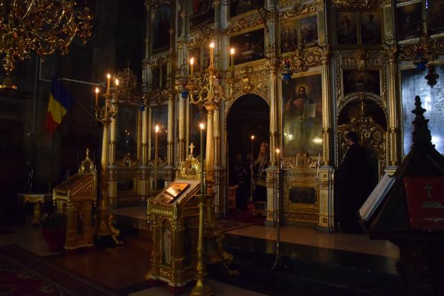 Liturghia Darurilor mai înainte sfinţite unită cu Vecernia, la Catedrala Mitropolitană din Iaşi