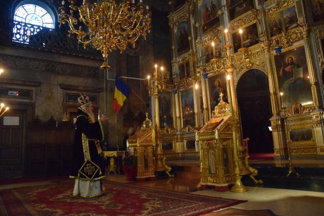 Liturghia Darurilor mai înainte sfinţite unită cu Vecernia, la Catedrala Mitropolitană din Iaşi