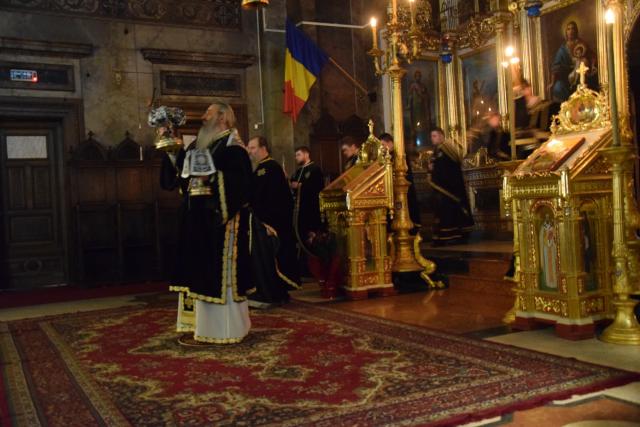Liturghia Darurilor mai înainte sfinţite unită cu Vecernia, la Catedrala Mitropolitană din Iaşi
