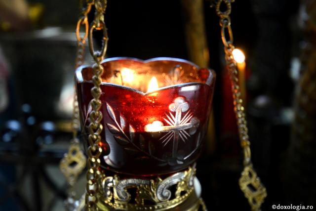 candelă aprinsă