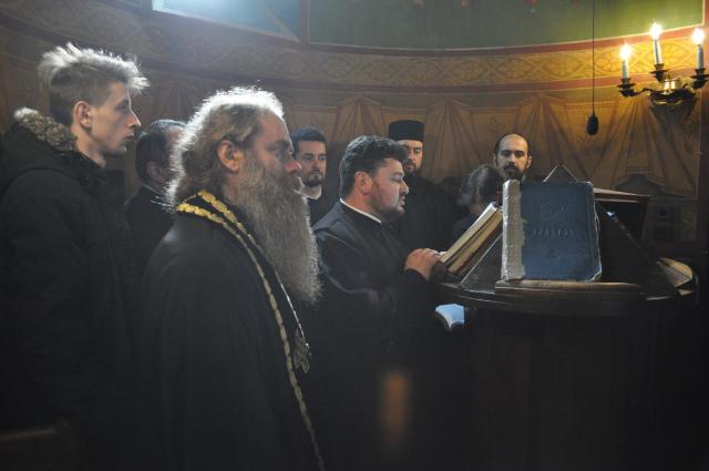 IPS Mitropolit Teofan: „Cea mai mare veste bună este că Dumnezeu a coborât pe pământ“