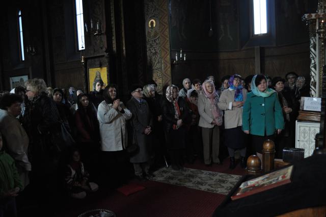 IPS Mitropolit Teofan: „Cea mai mare veste bună este că Dumnezeu a coborât pe pământ“