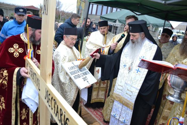 Vizită arhierească în Protopopiatul Hârlău: „Suntem chemați să înțelegem taina Bisericii din care facem parte”