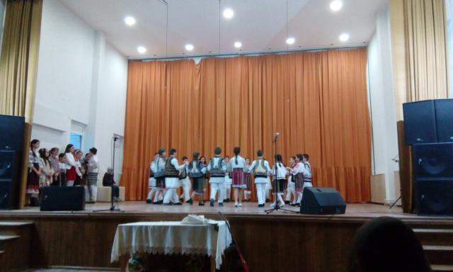 „Flori pentru mama“, la Vânători-Neamţ