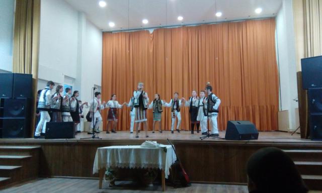 „Flori pentru mama“, la Vânători-Neamţ