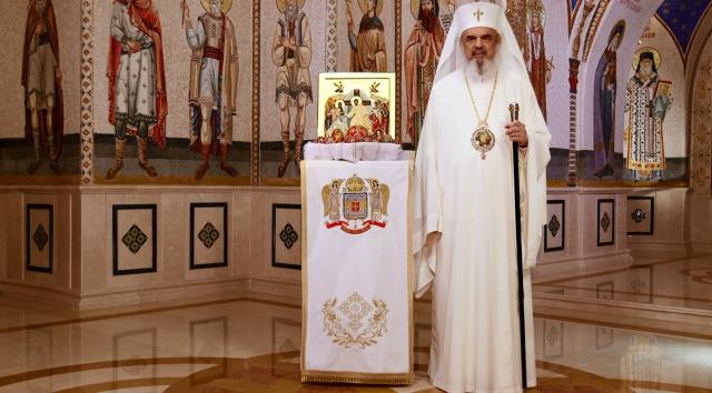 (Video) Preafericitul Părinte Patriarh Daniel: „Sfintele Paşti sunt sărbătoarea vieţii, a luminii şi a bucuriei veșnice”