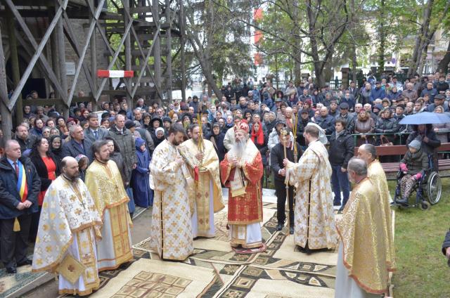Mitropolitul Teofan, la Botoşani: „Om liber, adică biruitor, nu este decât cel care-l iubeşte pe celălalt“
