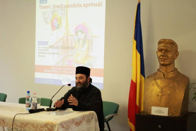 Conferinţă susţinută la Dorohoi de arhim. Mihail Daniliuc