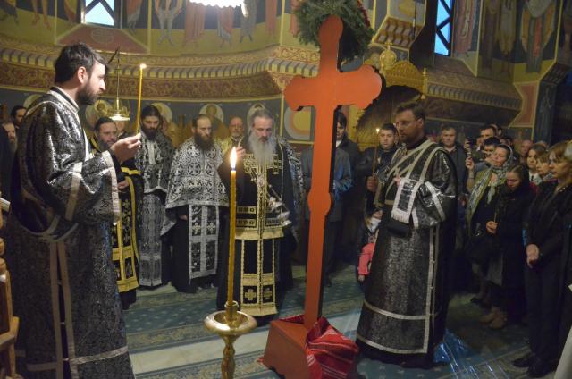 Denia celor 12 Evanghelii, oficiată de IPS Mitropolit Teofan la Mănăstirea Vlădiceni
