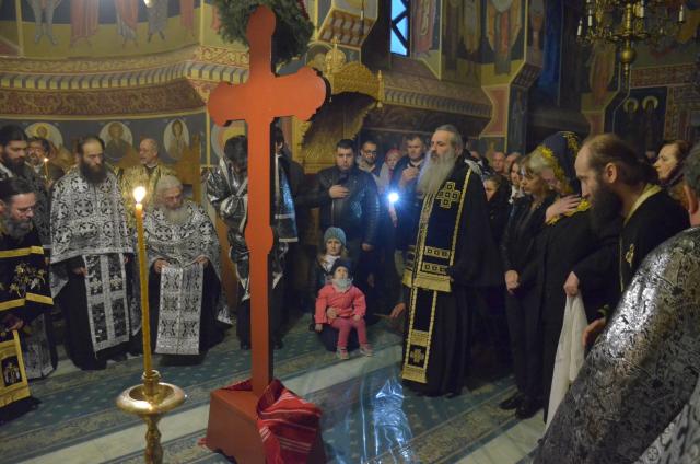 Denia celor 12 Evanghelii, oficiată de IPS Mitropolit Teofan la Mănăstirea Vlădiceni