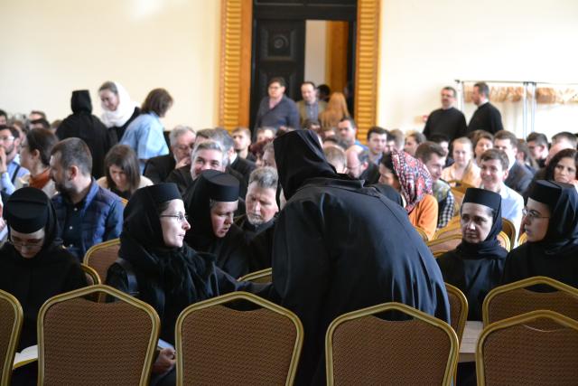Lansare de carte în prezenţa autorului, Înaltpreasfinţitul Ierótheos Vlachos: „Două volume care dau mărturie despre experienţa vie a vieţii Bisericii“