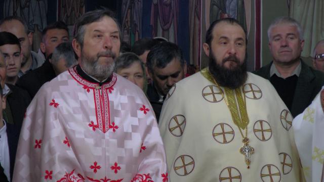 Hramul „Învierea Domnului“, serbat prin Liturghii arhiereşti