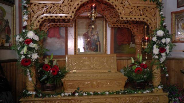 Hramul „Învierea Domnului“, serbat prin Liturghii arhiereşti