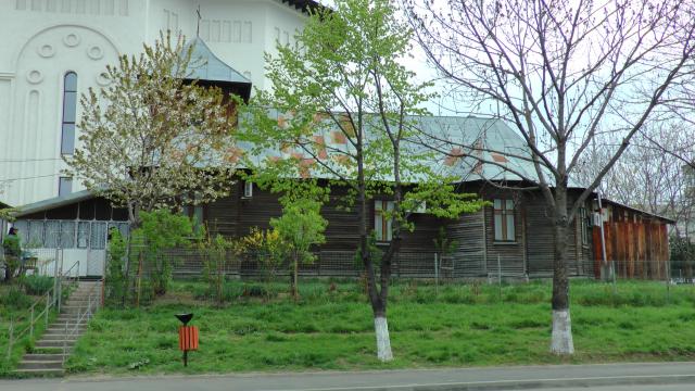 Hramul „Învierea Domnului“, serbat prin Liturghii arhiereşti