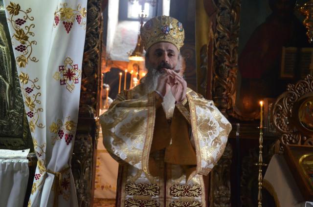 Mitropolitul Teofan la hramul Mănăstirii Bistriţa: „Dumnezeu nu poate să locuiască într-o minte stăpânită de conştiinţa luciferică a superiorităţii faţă de ceilalţi“
