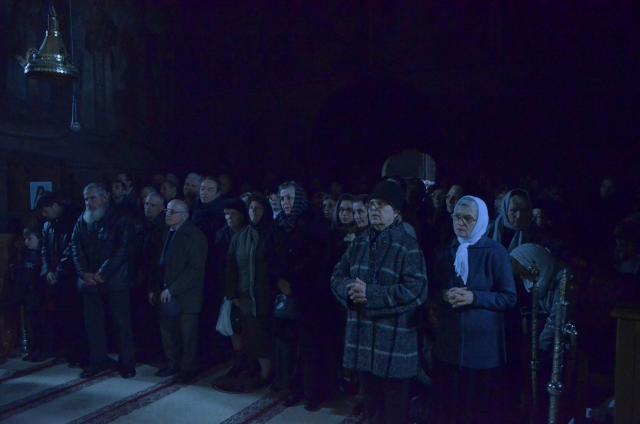 Mitropolitul Teofan la hramul Mănăstirii Bistriţa: „Dumnezeu nu poate să locuiască într-o minte stăpânită de conştiinţa luciferică a superiorităţii faţă de ceilalţi“