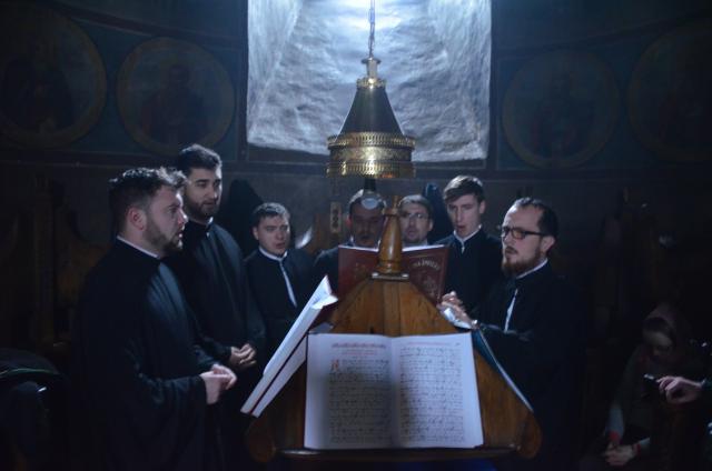 Mitropolitul Teofan la hramul Mănăstirii Bistriţa: „Dumnezeu nu poate să locuiască într-o minte stăpânită de conştiinţa luciferică a superiorităţii faţă de ceilalţi“