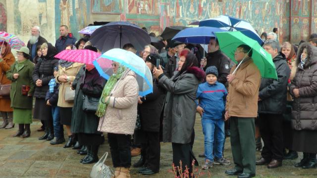 Arhiepiscopul Sucevei, la hramul Voronețului: „Credinţa este aceea care ne face să înţelegem ceea ce nu înţelegem cu mintea“