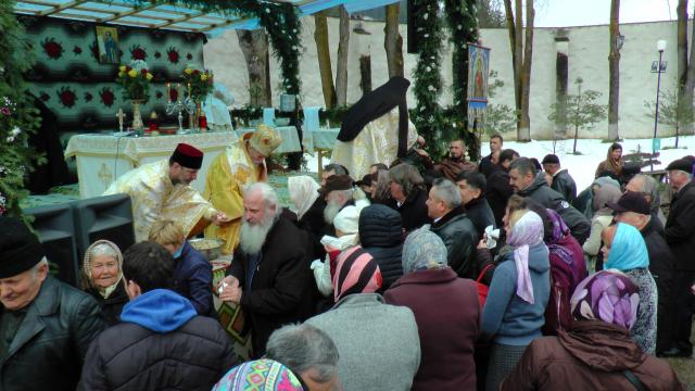 Arhiepiscopul Sucevei, la hramul Voronețului: „Credinţa este aceea care ne face să înţelegem ceea ce nu înţelegem cu mintea“
