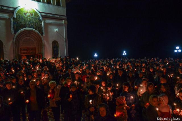 Sfânta Lumină de la Ierusalim va fi adusă în România de Sfintele Paști