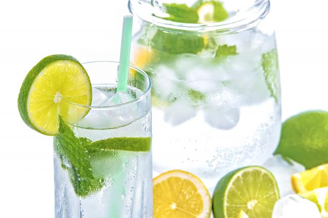 Detoxifiere cu limonadă aromată