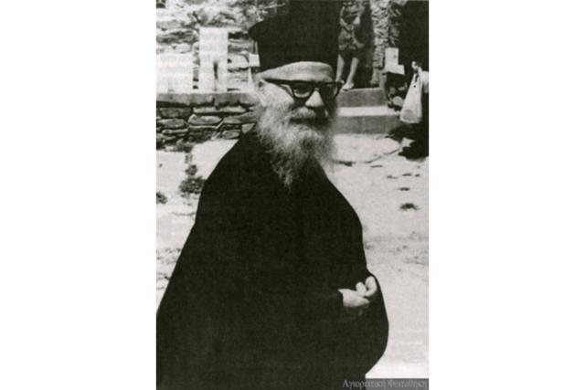 Viața și harismele Sfântului Porfirie Kavsokalivitul, relatate de Mitropolitul Hierotheos Vlachos – care l-a cunoscut și l-a iubit