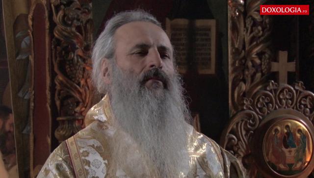 (Video) IPS Teofan: „Omul devine locaș al lui Dumnezeu împărtășindu-se din Izvorul Tămăduirii al Preasfintei Născătoare de Dumnezeu”
